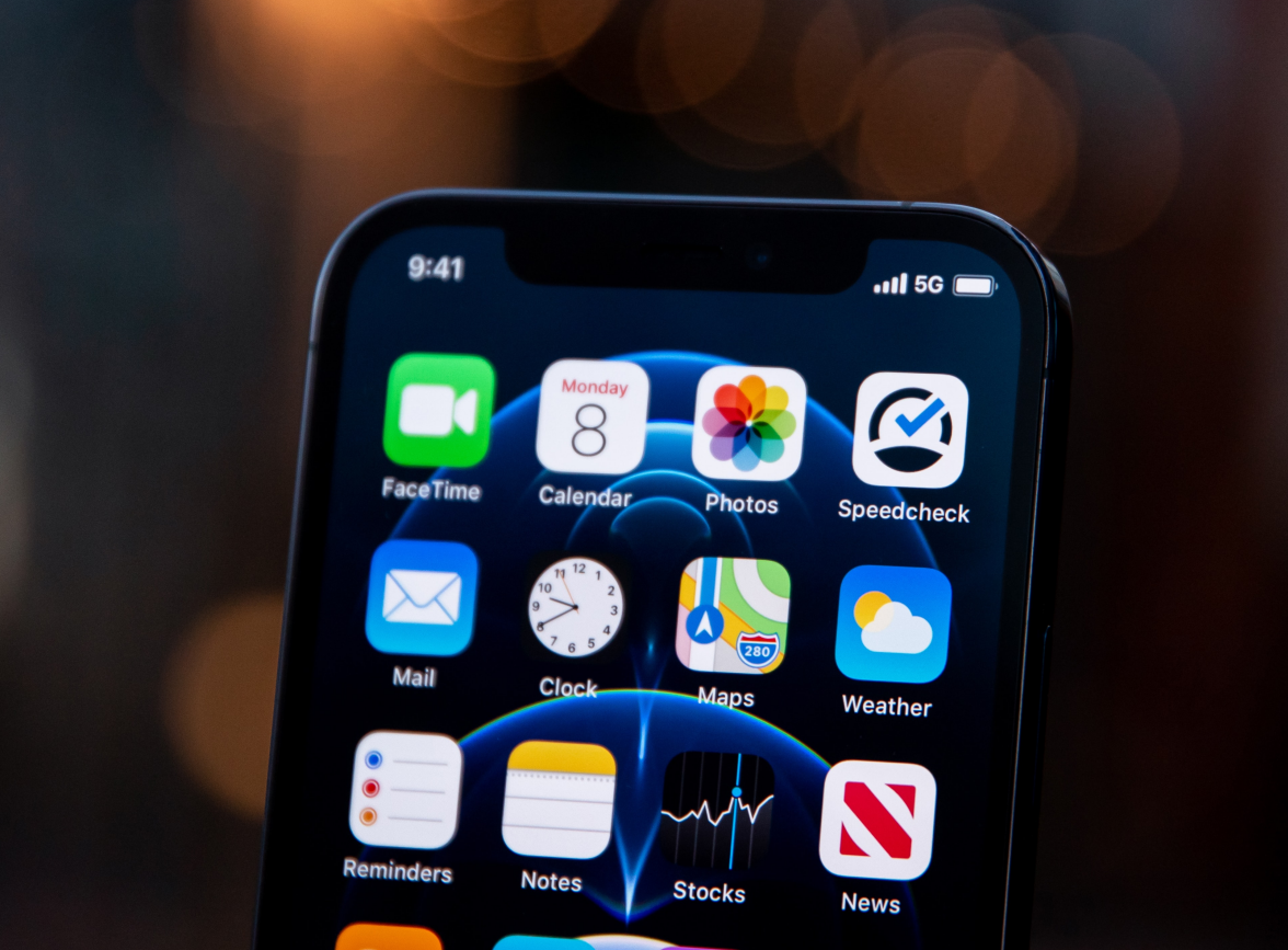 连南苹果手机维修分享为什么 iPhone 12 在冬季会自动关机 