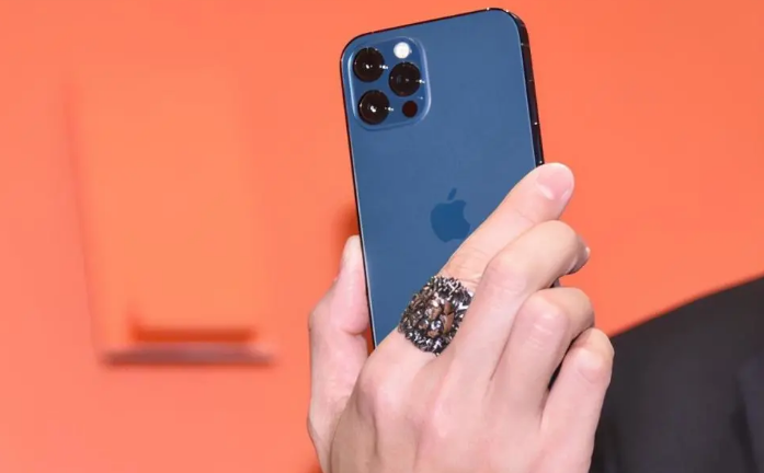 连南苹果手机维修分享iPhone12系列重启方法教程 